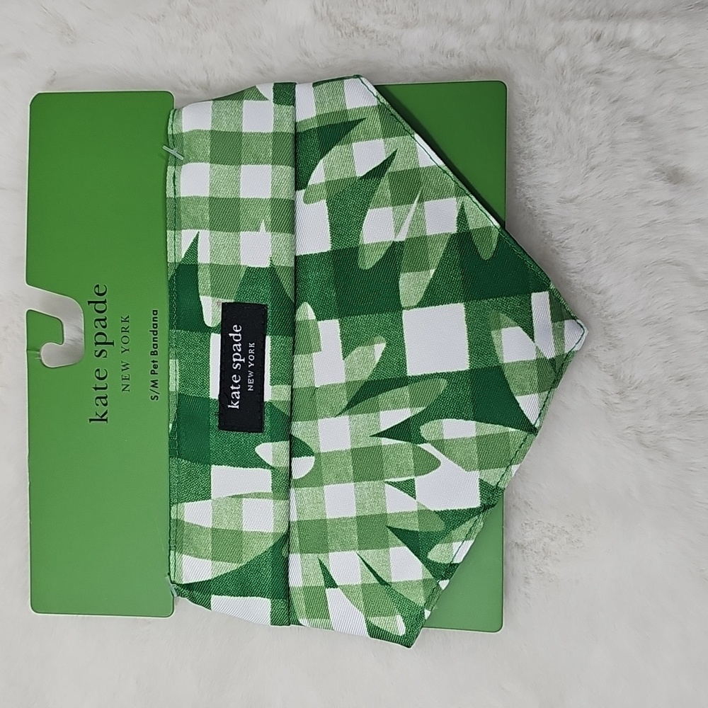 kate spade Green Daisy Gingham Dog Bandana Size s/m St Patrick's Day